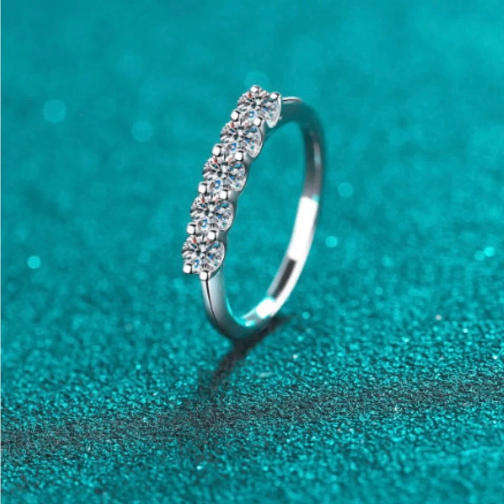925 Sterling Silver Moissanite Geometric Dainty Band Ring